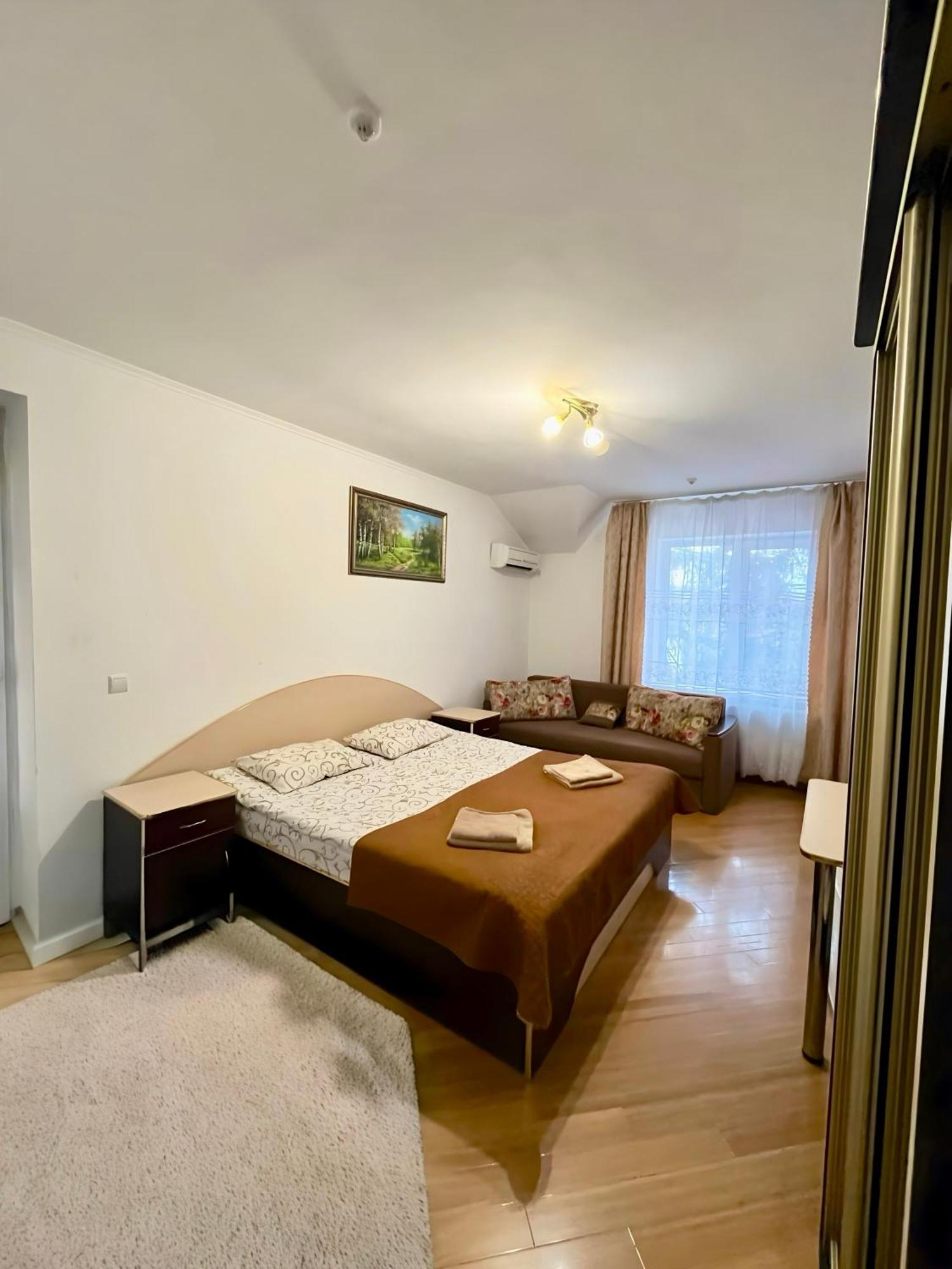 Hotel Domino à Berehove  Extérieur photo