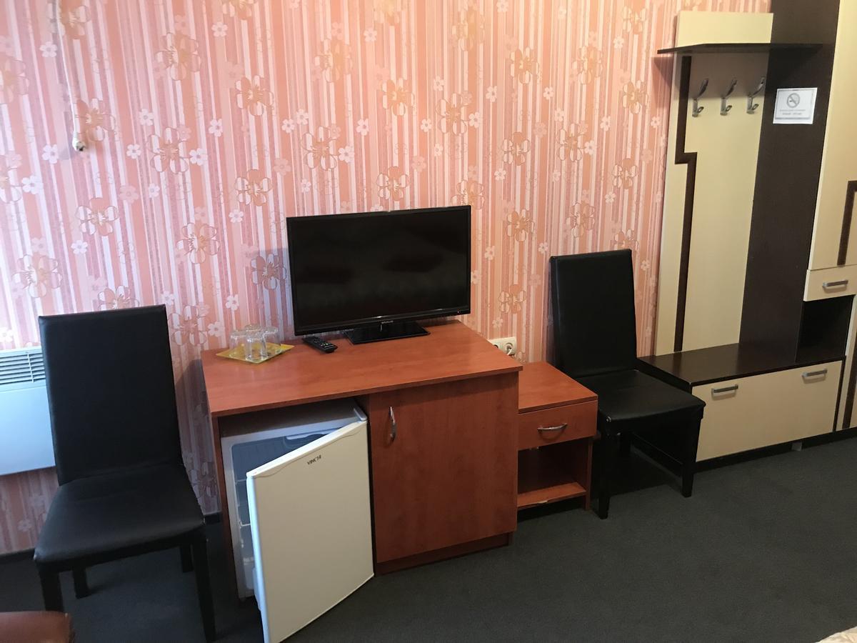 Hotel Domino à Berehove  Extérieur photo